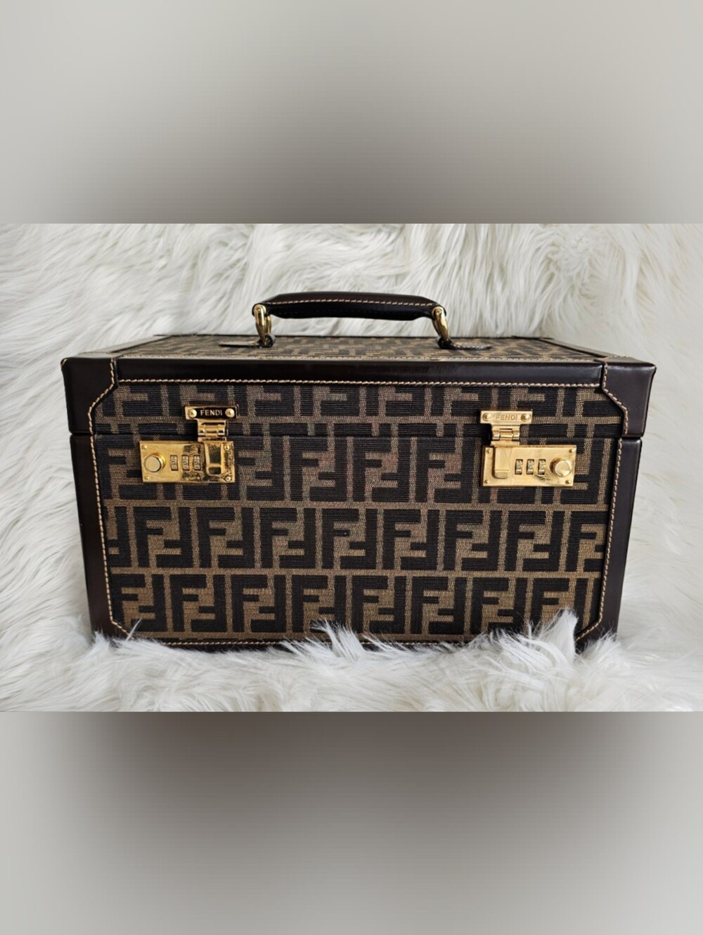🤎 *RARE* FENDI Trunk 🤎 - Picture 2 of 11